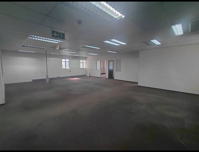 1,430M² OFFICE FOR SALE IN BRYANSTON
